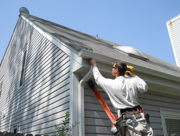 Enhancing Home Protection: The Benefits of Regular Gutter Cleaning