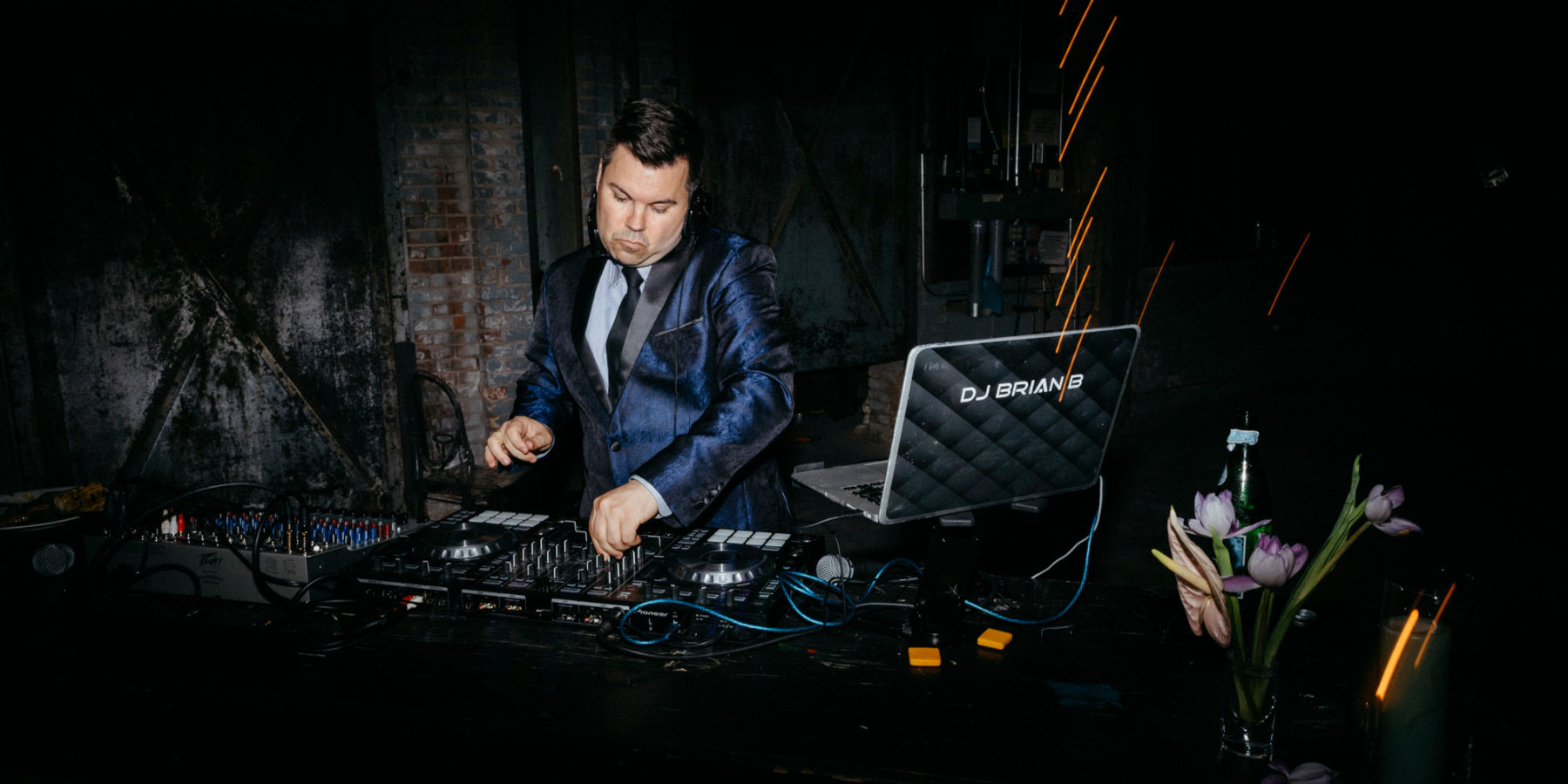 Creating Harmonious Celebrations With DJ Services That Match Your Story